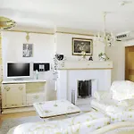 Schwarzer Adler Szálloda 4*