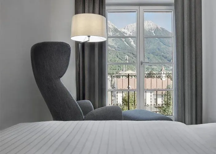 Hotell Schwarzer Adler 4*