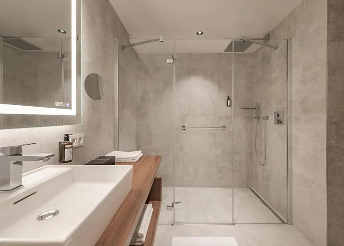 Hotell Schwarzer Adler 4*