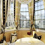 Hotel Schwarzer Adler 4*