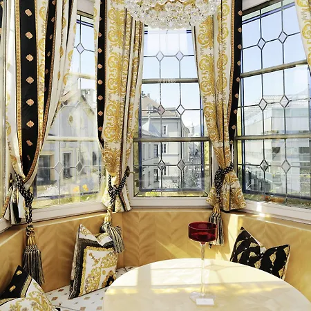 Отель Schwarzer Adler 4*