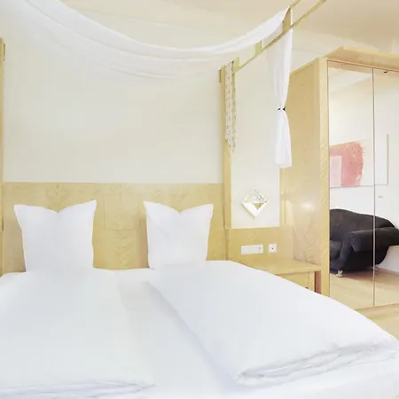 Schwarzer Adler 4* Инсбрук