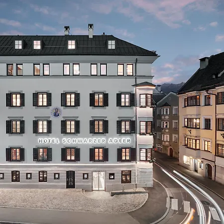 Hotel Schwarzer Adler 4*