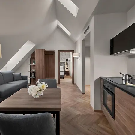 Hotel Schwarzer Adler 4*