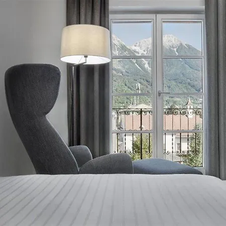 Hotel Schwarzer Adler 4*