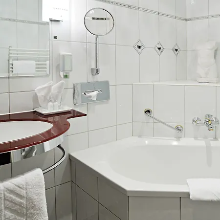 Hotel Schwarzer Adler 4*