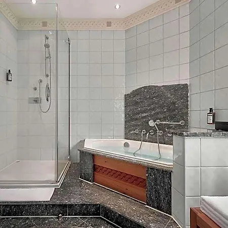 Schwarzer Adler 4* Innsbruck