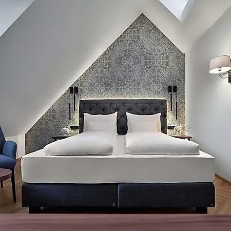 Schwarzer Adler Hotel 4*