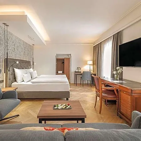 Schwarzer Adler Hotel 4*