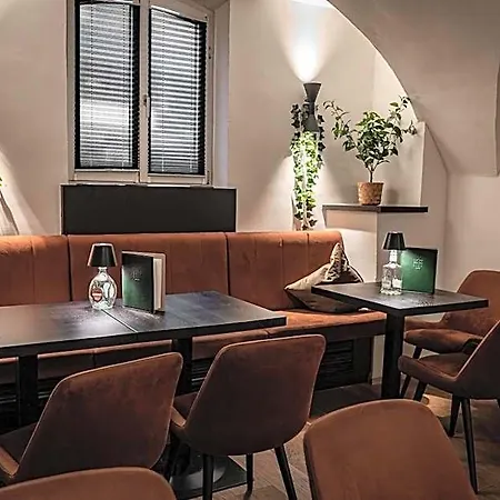 Hotel Schwarzer Adler 4*