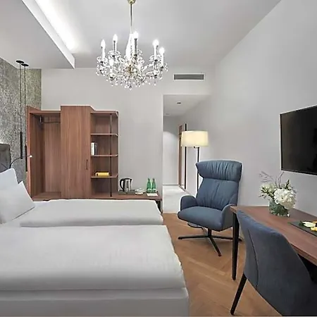 Hotel Schwarzer Adler 4*