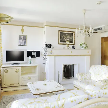 Schwarzer Adler Отель 4*