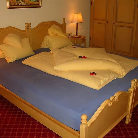 Отель Schwarzer Adler