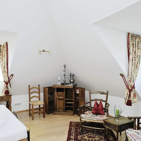 Отель Schwarzer Adler 4*