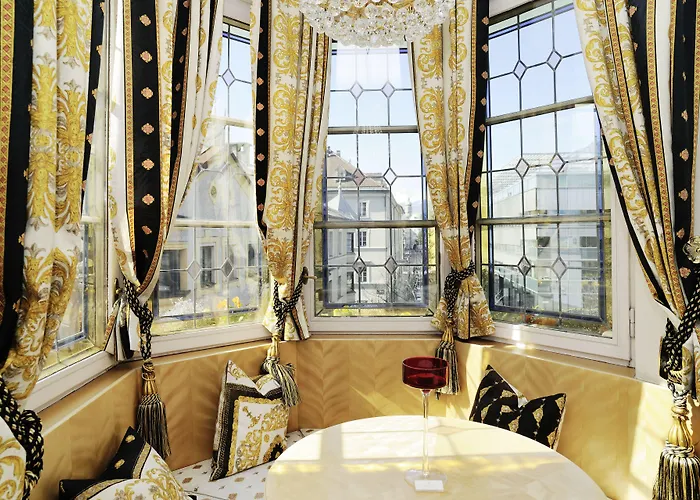 Hotel Schwarzer Adler 4*