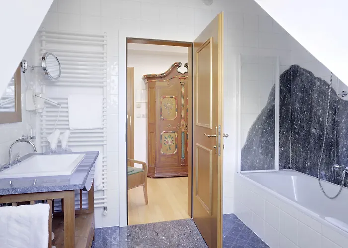 شوارزر أدلر فندق