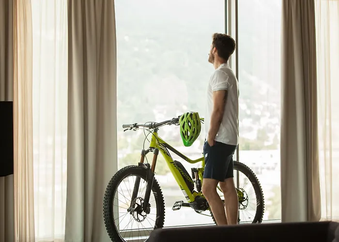 Hotel Schwarzer Adler 4*