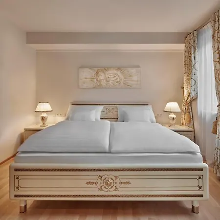 Schwarzer Adler Otel