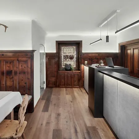 Hotel Schwarzer Adler 4*