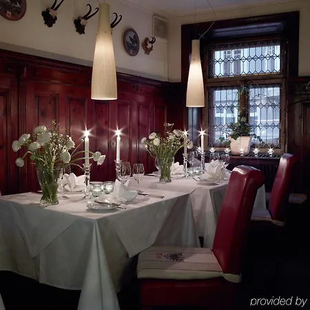 Schwarzer Adler Hotell 4*